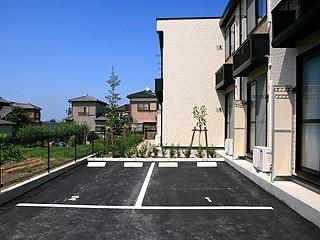 駐車場　２Ｆのみフラワーボックス設置