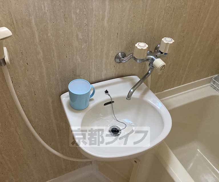 洗面設備　洗面台つきです・