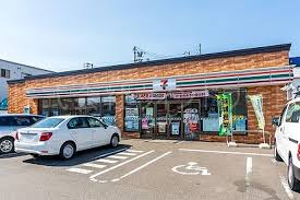 コンビニ　セブンイレブン札幌八軒8条店（コンビニ）まで450m