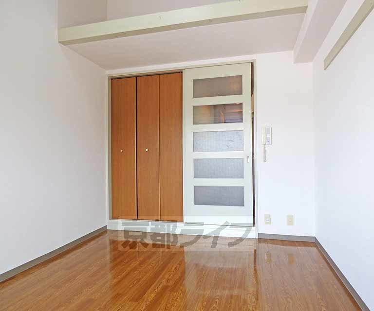 居室・リビング　広々とした室内です。