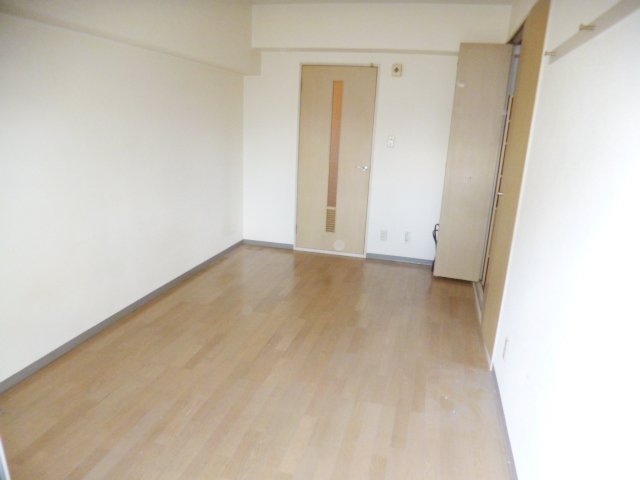 居室・リビング　同物件別号室