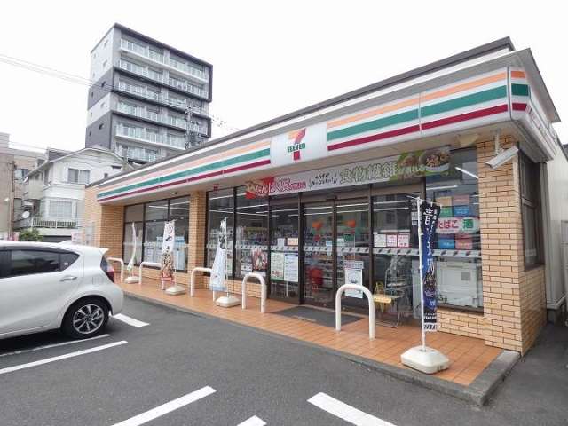 コンビニ　セブンイレブン鹿児島荒田１丁目店（コンビニ）まで267m