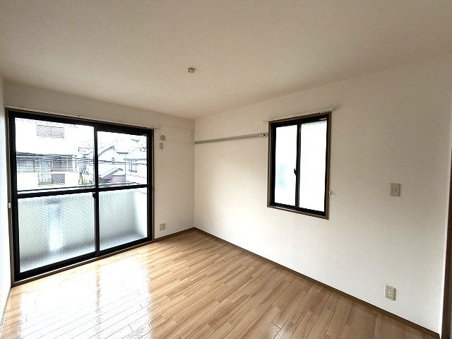 眺望　その他の洋室です♪２面採光で明るいですよ♪