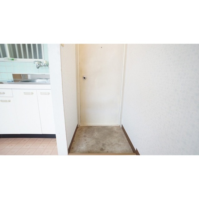 玄関　玄関（同仕様タイプ）