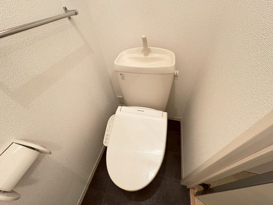 トイレ　※別部屋の写真です