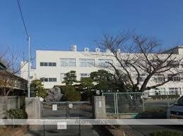 小学校　旭小学校（小学校）まで827m