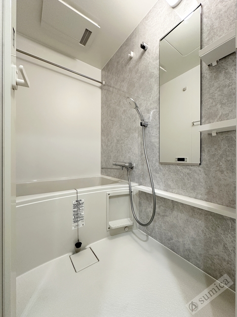 バス・シャワールーム　浴室暖房乾燥機付きバスルームです♪