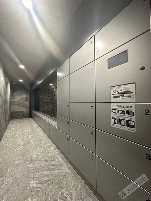 エントランス　便利な宅配ボックスも完備♪♪