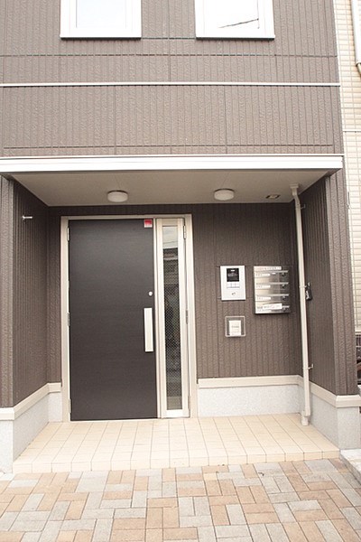 エントランス　オートロック付き。