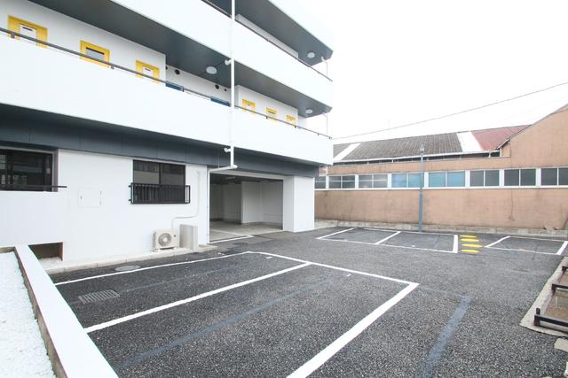 駐車場　駐車場