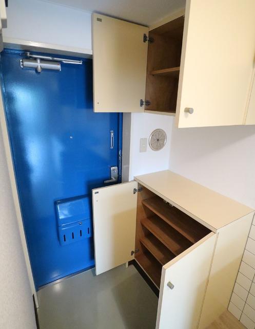 収納　収納　シューズボックス