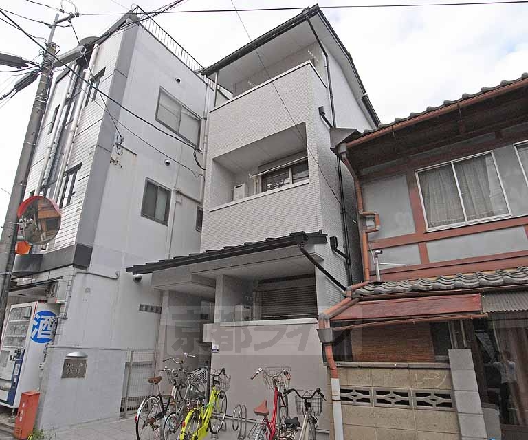 建物外観　綺麗で落ち着いた雰囲気の外観です。