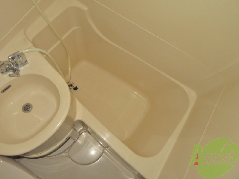 バス・シャワールーム　水回りは全てまとまっているので、生活は楽ですね。