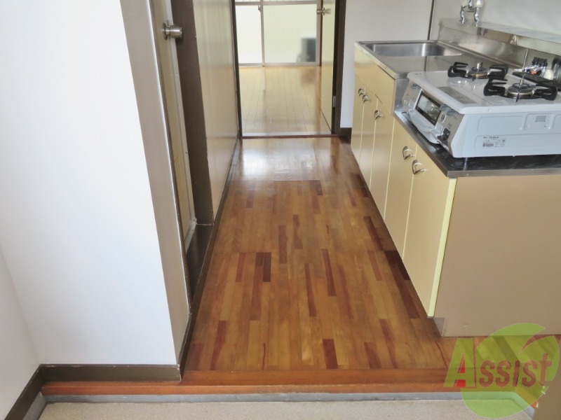 玄関　玄関から各居室へスムーズに行けそうですね。