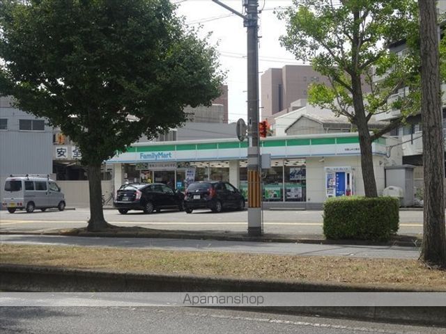 コンビニ　ファミリーマート（コンビニ）まで485m