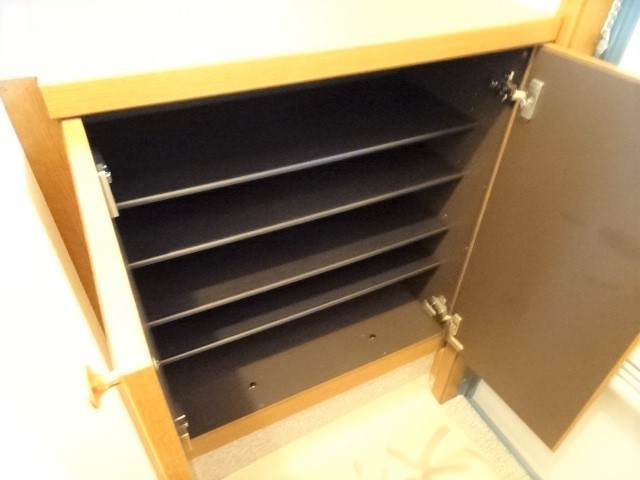 玄関　玄関のシューズボックスです