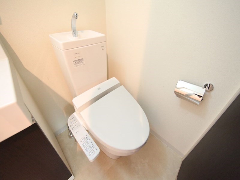 トイレ　温水洗浄便座付トイレ