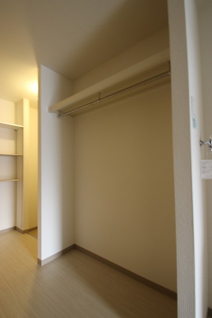 収納　別号室の写真です（反転）