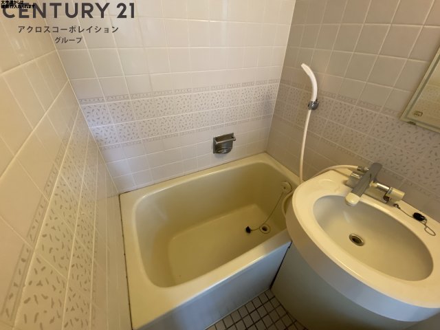 バス・シャワールーム　シンプルで清潔感のある浴室です♪