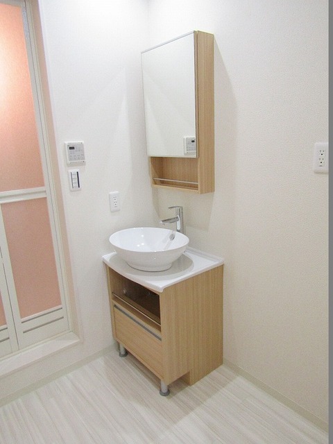 洗面設備　同一施工会社同一仕様写真