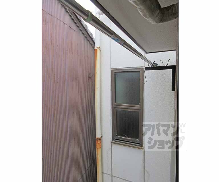 バルコニー　外に物干し設置可能です