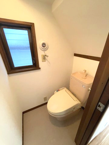 トイレ　落ち着いたトイレです