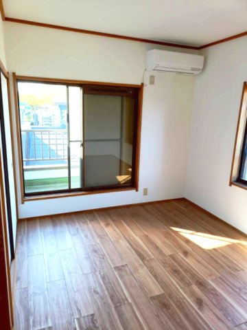 居室・リビング　個人の部屋や寝室として使える洋室です