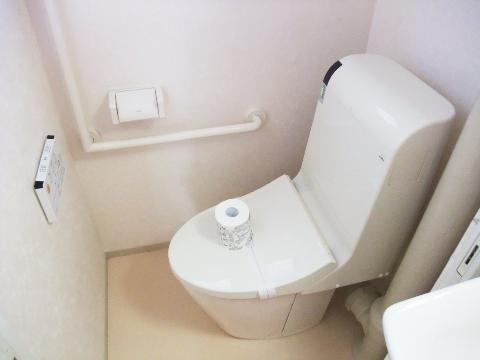 トイレ　シャワー付トイレ