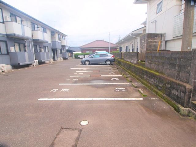駐車場　駐車場
