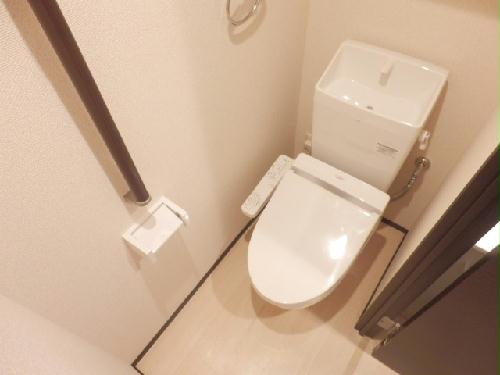 トイレ　温水便座付きです