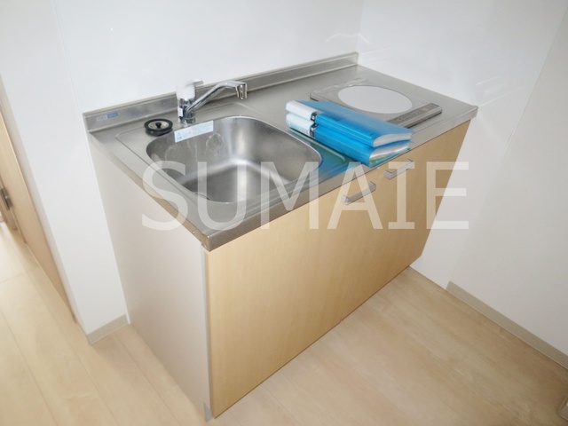 キッチン　ワンレバー式混合水栓キッチン。