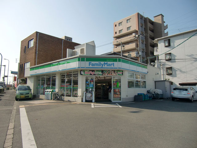 コンビニ　ファミリーマート 八尾高安町店（コンビニ）まで427m