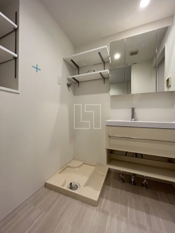 洗面設備　セレニテフラン本町　洗面脱衣所