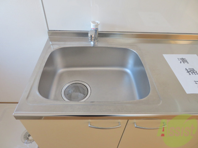 洗面設備　洗面台。朝の身支度はここでばっちり決めましょう。