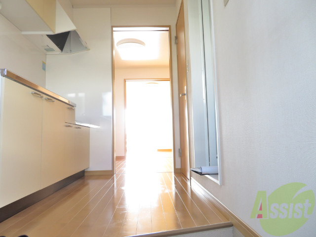 玄関　玄関の様子です。明るい印象ですね。気分もあがりそう。