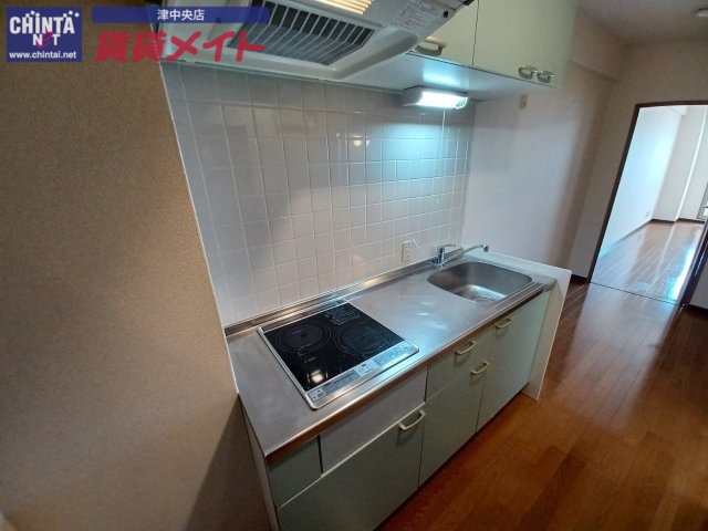 キッチン　同じ物件、別部屋の写真です