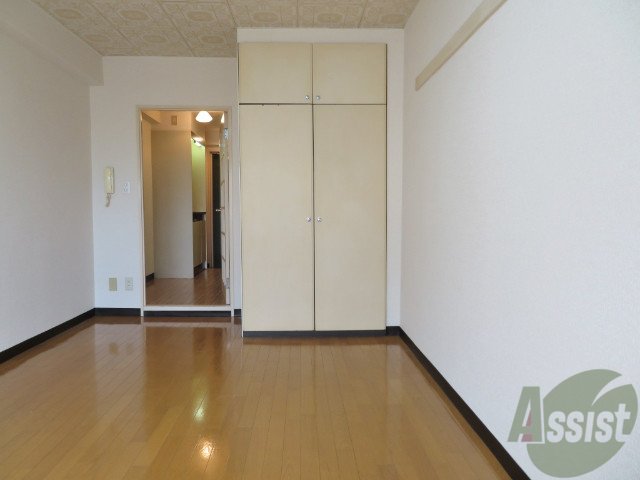 収納　クローゼットです。大きい荷物もしまうことができます。