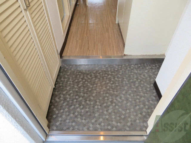 玄関　玄関です。玄関はだいぶ広い印象を受けました。