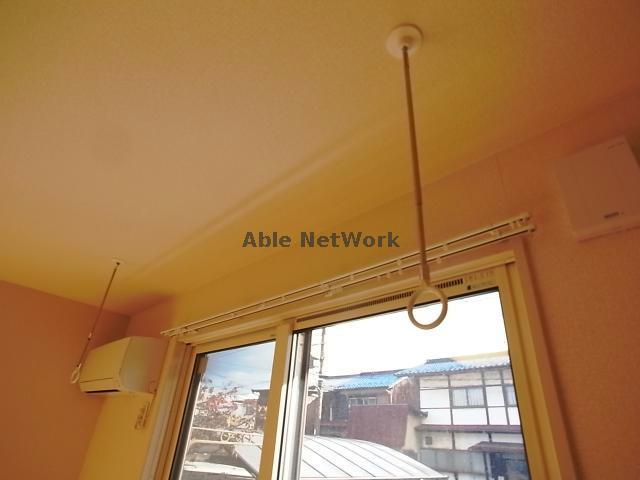 その他設備　室内物干し機