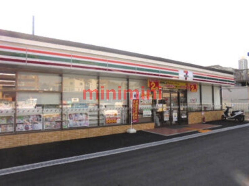 コンビニ　セブンイレブン吹田山田北店（コンビニ）まで775m