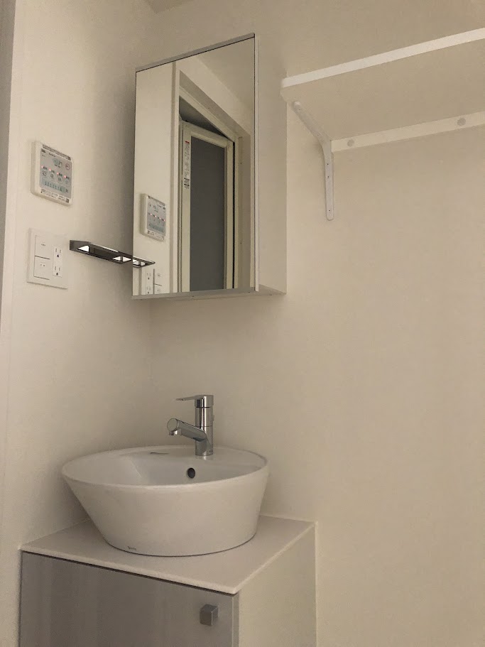 洗面設備　ゆったりとスペースのある洗面所