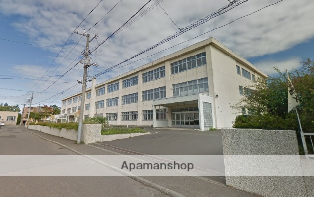 小学校　札幌市立鴻城小（小学校）まで628m