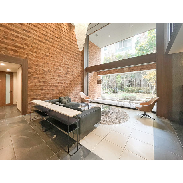 エントランス　清潔なエントランスです