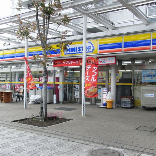 コンビニ　ミニストップ潮見駅前店（コンビニ）まで345m