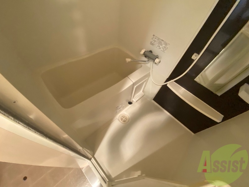 バス・シャワールーム　お風呂です。ゆっくりお風呂につかるのも体に良いですね