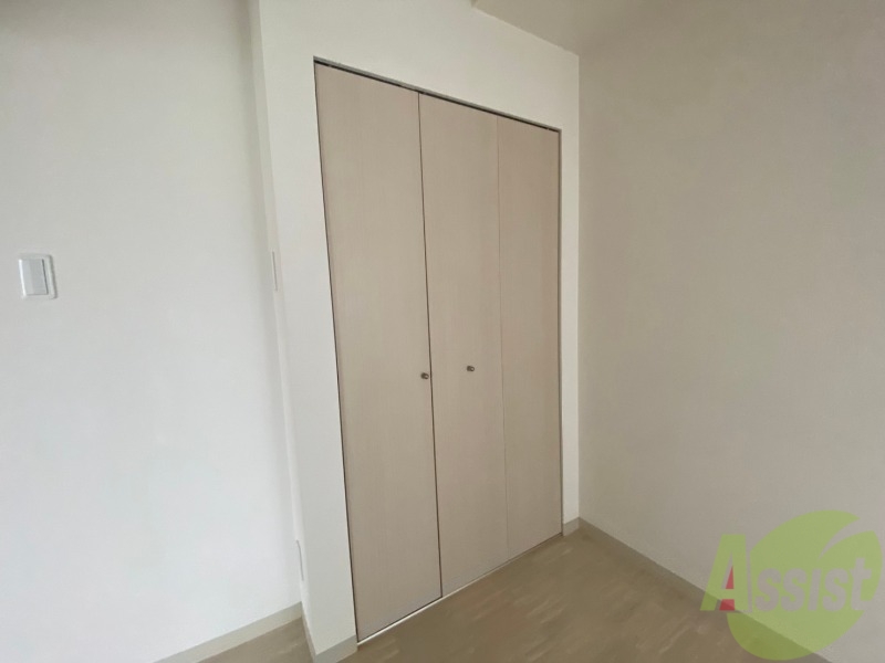 収納　寝室の収納です。部屋がすっきり片付きます。