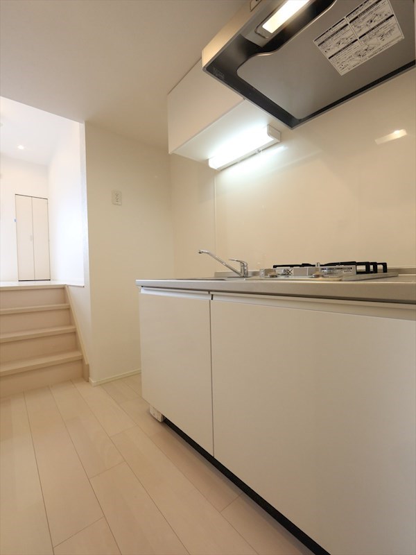 キッチン　システムキッチン（ガス2口コンロ）イメージ写真