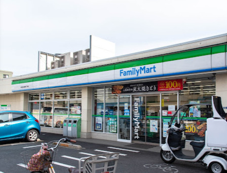 コンビニ　ファミリーマート 三度屋大森東四丁目店（コンビニ）まで654m