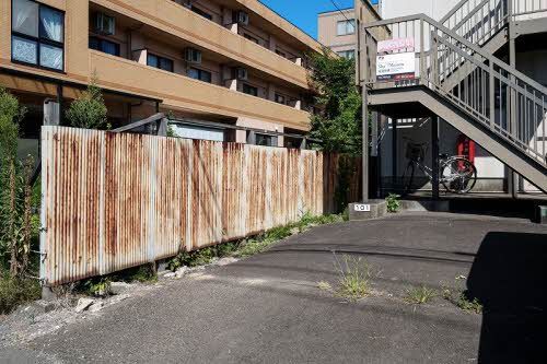 建物外観　駐車場