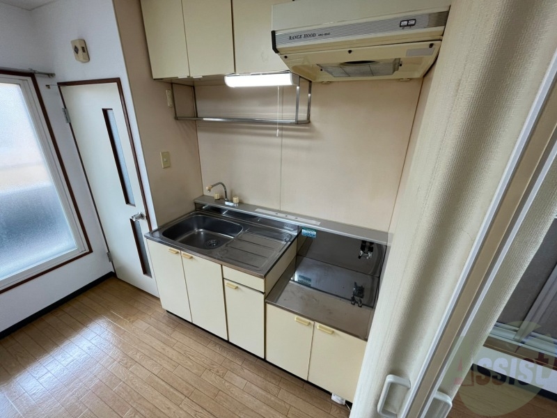 キッチン　キッチンです。一人暮らしなら十分な大きさですね。